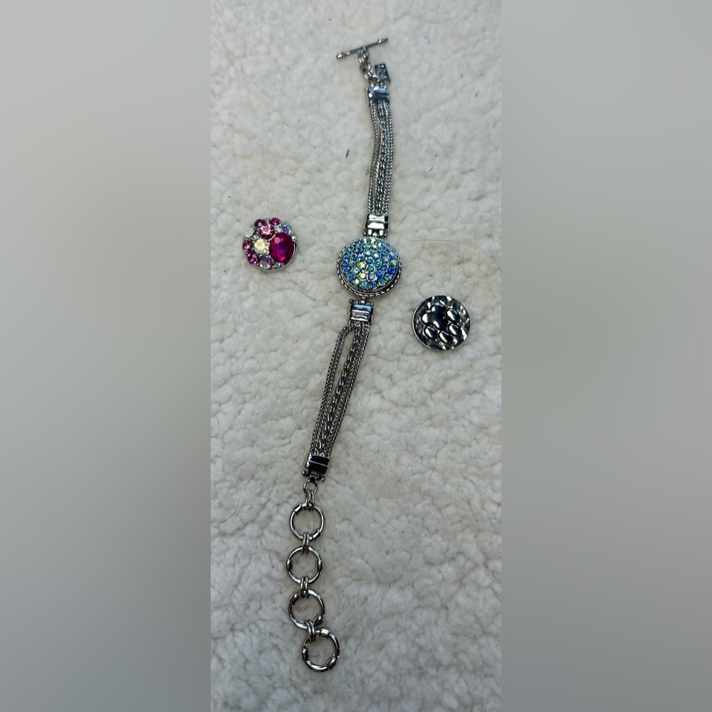 Ginger Snaps Elegant Bracelet with Three Snap in Charms 6 3/4 to 8 adjustable